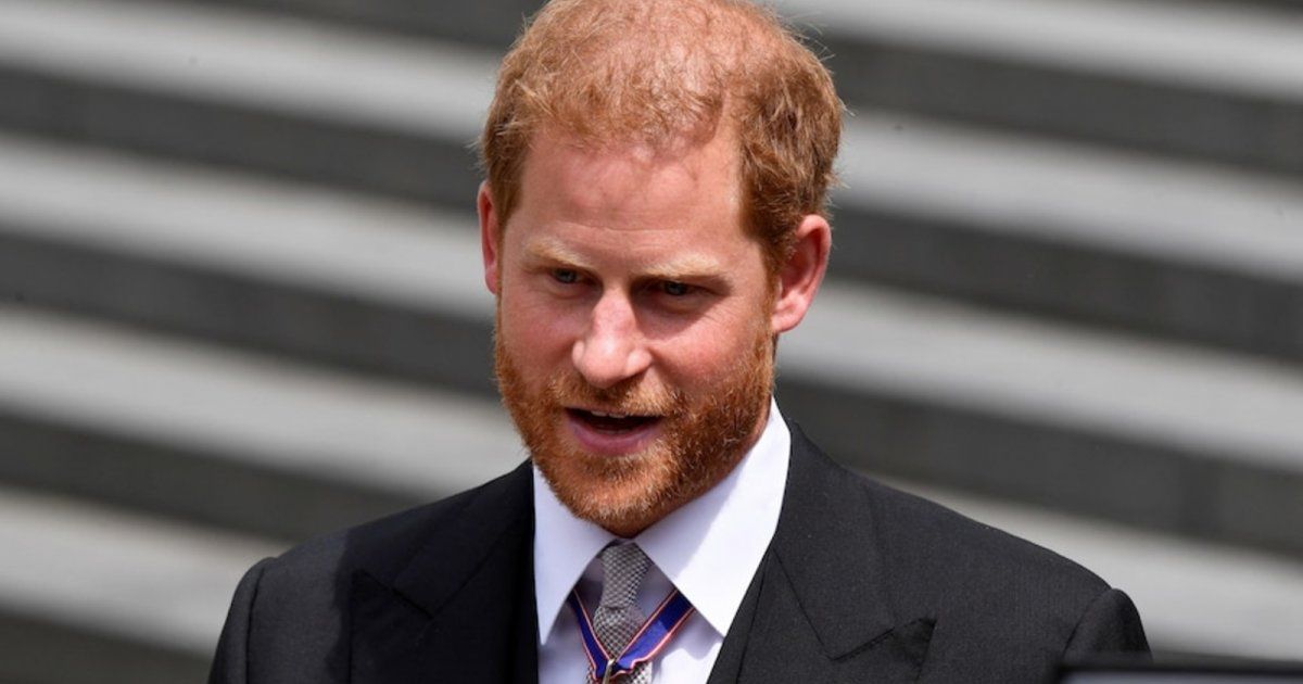 شاهد .. الأمير هاري يحاول التصالح مع عائلته قبل حلول الأعياد.. وهذا هو السبب وراء غياب ميغان ماركل عن حفل تتويج الملك