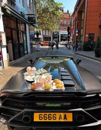 شاهد .. بالصور - 7 سيارات فخمة قادها خالد إبن راغب علامة هذا العام وحازت على إعجاب الجمهور