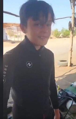 احمد الفيشاوي عنده ابن اسمه تيتوس من زوجه المانية