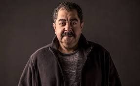 نهاية مفاجئة لمسيرة فنية مبدعة: وداع مؤثر لطارق عبد العزيز