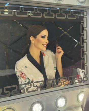 شاهد .. بالصور- نسرين طافش تتألق بجمالها من كواليس "السيستم"