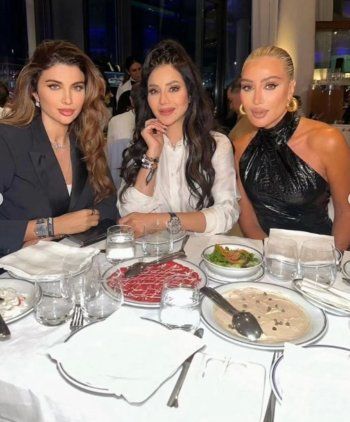 شاهد .. بالصور- إلى جانب مايا دياب و ناعومي كامبل..لجين عمران تتالق في حلبة سباق الفورمولا 1 في أبو ظبي