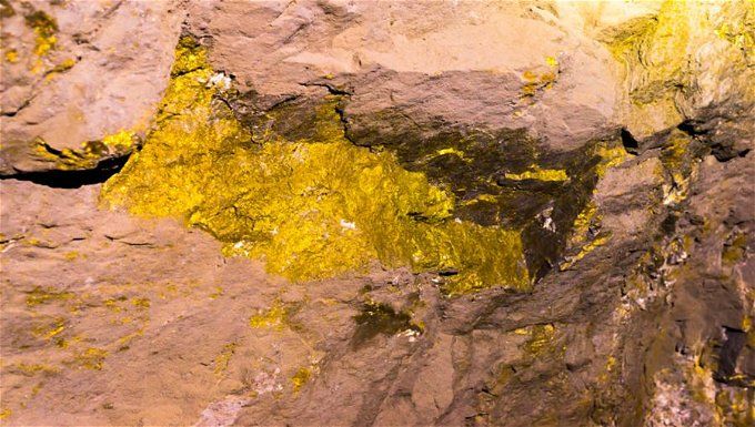 مصر توقع عقد جديد للتنقيب عن الذهب