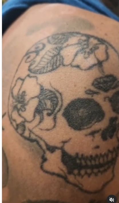 ملحقناش نفرح .. الفيشاوي رجع يدق وشم تاني