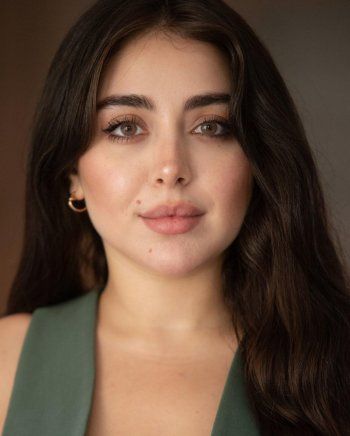 شاهد .. بالصور- هيا مرعشلي تتألق بلوك مميز وتخطف الأنظار بأنوثتها