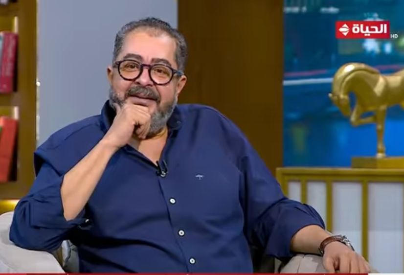 طارق عبد العزيز : رفضت أدوار كتير !! علشان المبدأ واشتغلت موظف .. واحد من الناس