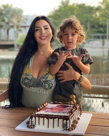 شاهد .. صورة تفضح لاميتا فرنجية.. ليست بالرشاقة التي تتوقعوها