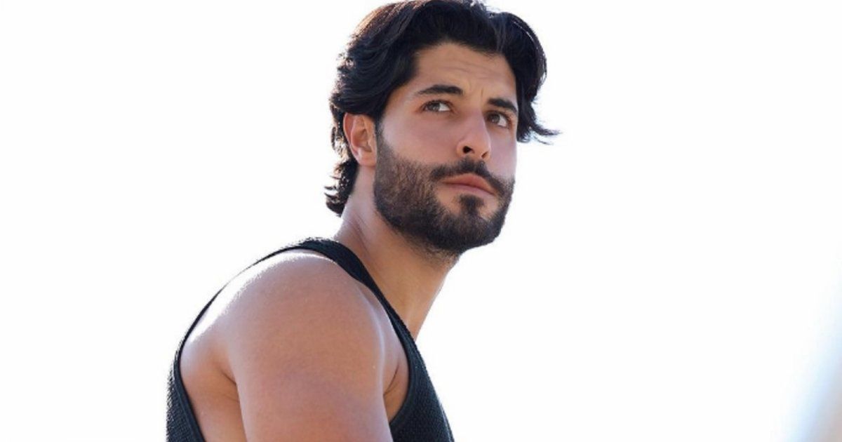 شاهد .. بالصور- خالد علامة يستعرض سيارته الفارهة في دبي..لن تصدقوا سعرها الخيالي