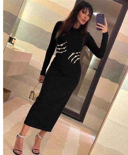 بالصور .. نادين نسيم لافه حوالين وسطها خرز ألماظ – شاهد الجمال