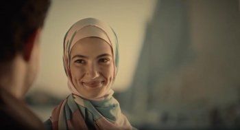 شاهد .. بالصور- من مسلسل "العودة".. تارا عماد تسأل الجمهور عن رأيهم بـ "كيان"