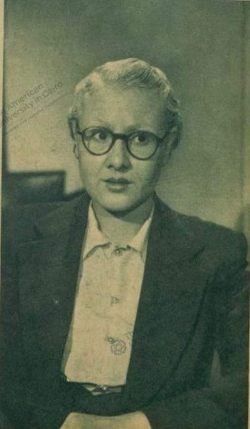 عزيزه حلمي تلعب دور الأم بالصدفه ولايق عليها