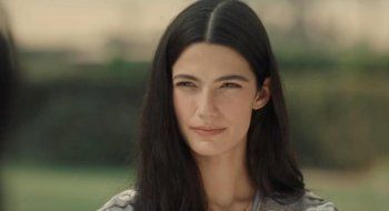 شاهد .. بالصور- من مسلسل "العودة".. تارا عماد تسأل الجمهور عن رأيهم بـ "كيان"