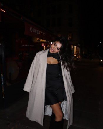 شاهد .. بالصور- ياسمينا زيتون تتألق باناقتها وأنوثتها من فرنسا