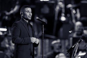 شاهد .. أحمد سعد يغني لـ وردة الجزائرية "لعبة الأيام" في حفل "روائع السنباطي"