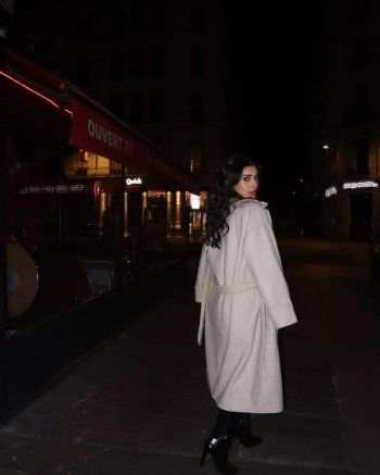 شاهد .. بالصور- ياسمينا زيتون تتألق باناقتها وأنوثتها من فرنسا