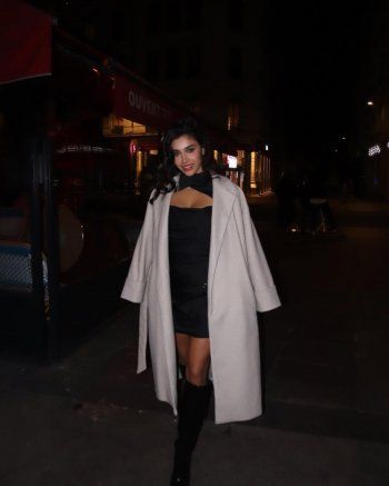 شاهد .. بالصور- ياسمينا زيتون تتألق باناقتها وأنوثتها من فرنسا