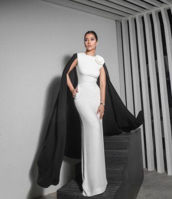 شاهد .. بالصور- بلقيس تتألق بأناقتها وجمالها بفستان أبيض وأسود