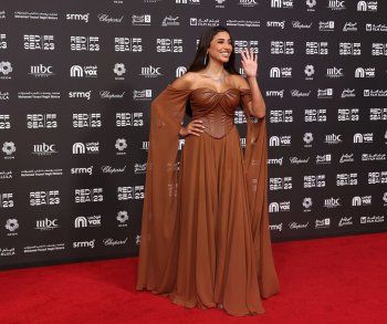 شاهد .. إليكم سعر فستان دينا الشربيني من تصميم زينة زكي الذي تألقت به في مهرجان البحر الأحمر السينمائي