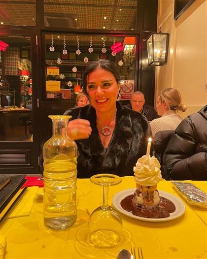 رانيا يوسف تمت ال50 وبتقول علي نفسها لسه شباب