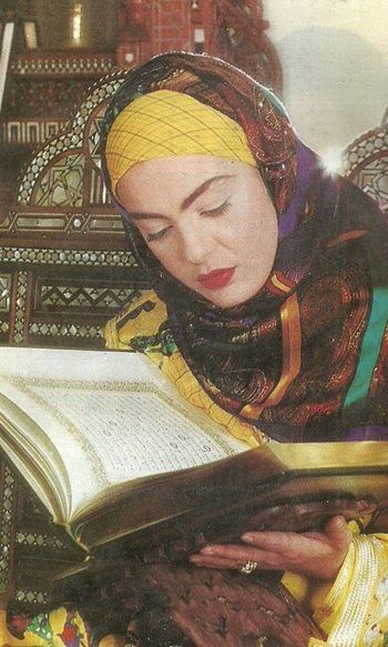 شاهد .. صورة نادرة لـ شريهان بالحجاب