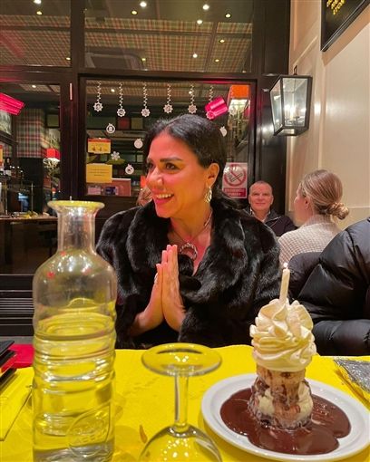 رانيا يوسف تمت ال50 وبتقول علي نفسها لسه شباب