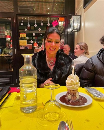 رانيا يوسف تمت ال50 وبتقول علي نفسها لسه شباب