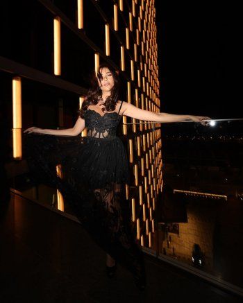 شاهد .. بفستان أسود شفاف.. دانييلا رحمة تستعرض أنوثتها في مهرجان البحر الأحمر السينمائي