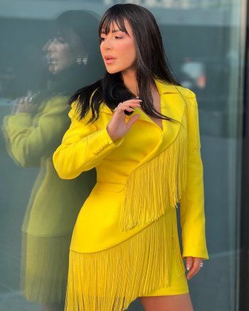 شاهد .. ماغي بو غصن تتألق بالأصفر في إطلالتها الثالثة في مهرجان البحر الأحمر