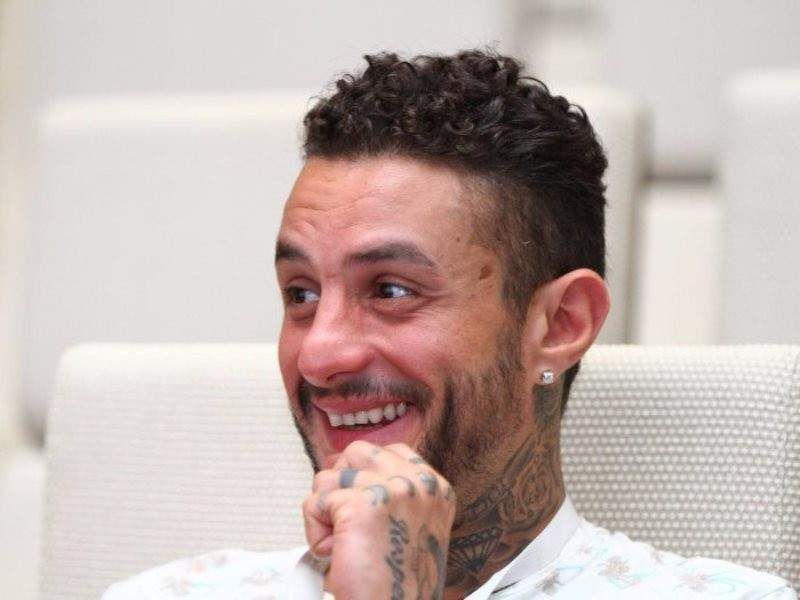 شاهد .. بالصورة - طرح البوستر الرسمي لفيلم "عادل مش عادل" بطولة أحمد الفيشاوي