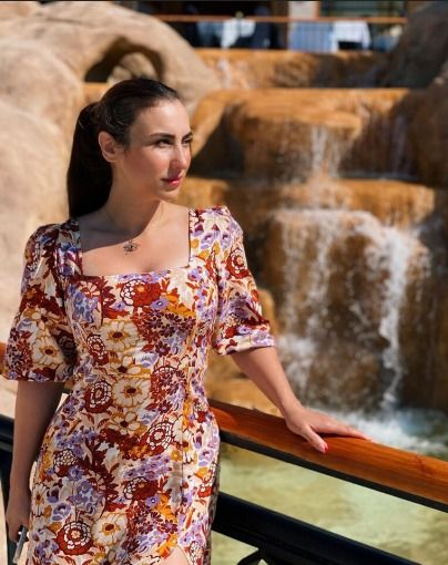 هلا السعيد قلبت الدنيا بالكاش مايوه الجديد – شاهد