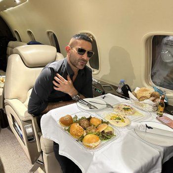 شاهد .. بالصور- أحمد سعد على متن طائرة خاصة في أحدث ظهور له.. والجمهور يعلّق