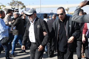 شاهد .. تشييع جنازة الراحل أشرف عبد الغفور.. بحضور أحمد حلمي ودنيا سمير غانم وأحمد السقا وغيرهم