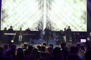 شاهد .. بعد فترة توقيف وتأجيلات .. بهاء سلطان يحيي حفلاً غنائيا في دبي وسط حضور جماهيري حاشد