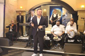 شاهد .. خاص بالصور- ماريا إليسا وهادي خليل وصبحي توفيق نجوم على مسرح واحد