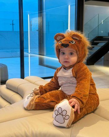 شاهد .. جيسيكا عازار وإبنها بحتفلان بعيد البربارة.. وخفة دمه حديث الساعة