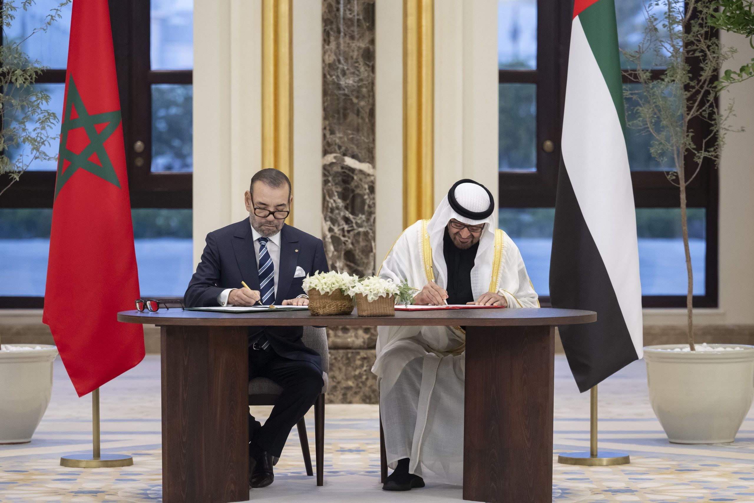 رئيس الدولة وملك المغرب يوقعان “إعلاناً نحو شراكة مبتكرة وراسخة”