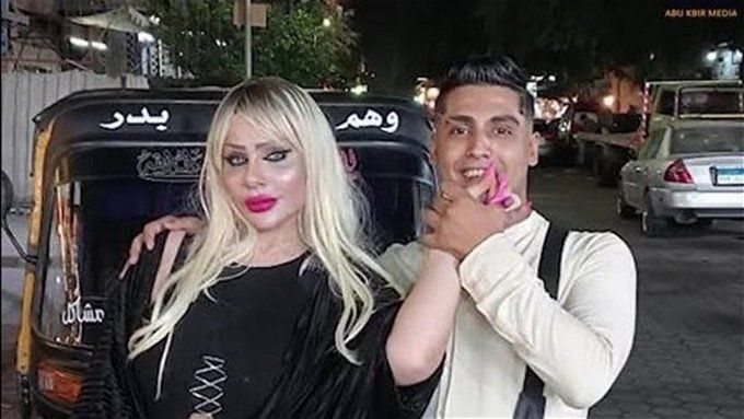 اعترافات كروان مشاكل أمام النيابة.. متهم بالتحريض على الفسق والفجور