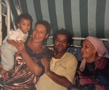 شاهد .. صورة نادرة للراحلة ناهد فريد شوقي مع والدتها هدى سلطان