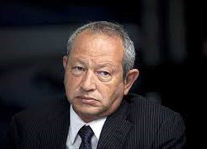 نجيب ساويرس ببدلة ورابطة عنق