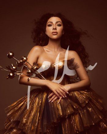 شاهد .. بإطلالة ذهبية لامعة..ميريام فارس تبهر الجمهور بفستان رائع