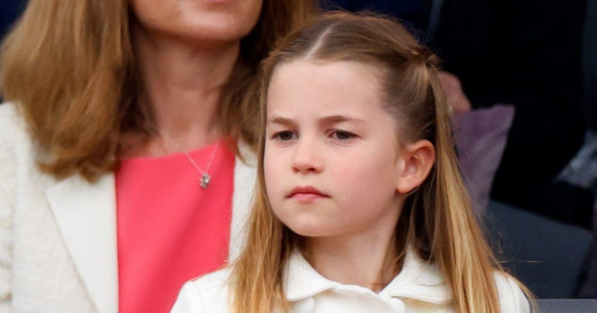 شاهد .. الأميرة شارلوت ترث حب الموسيقى وعزف البيانو من والدتها كيت ميدلتون