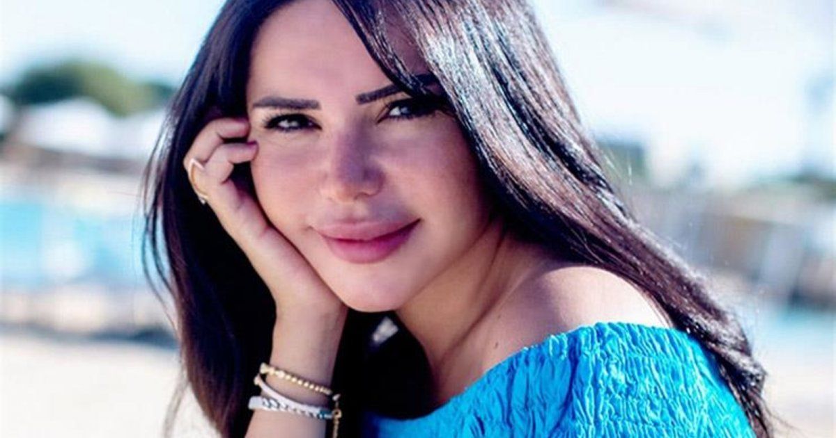 شاهد .. إنجي علاء تؤدي مناسك العمرة بعد انفصالها عن يوسف الشريف