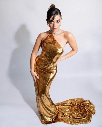 شاهد .. قيمة مجوهرات ستيفاني عطالله بإطلالتها الأخيرة تخطت المليون دولار.. شاهدوا حسن إختيارها