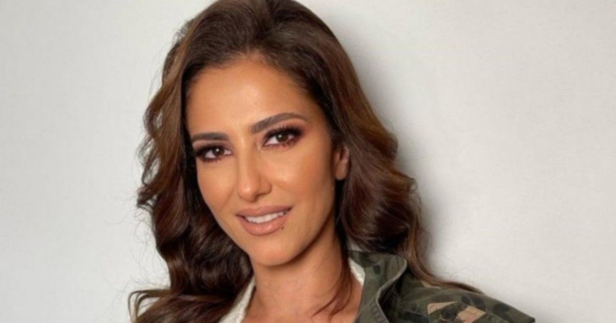 شاهد .. بكلمات مؤثرة.. حنان مطاوع تحيي ذكرى ميلاد ووفاة والدها كرم مطاوع