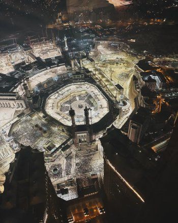 شاهد .. بسمة بوسيل تشارك صورها مع والدتها خلال تأديتهما مناسك العمرة