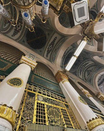 شاهد .. بسمة بوسيل تشارك صورها مع والدتها خلال تأديتهما مناسك العمرة