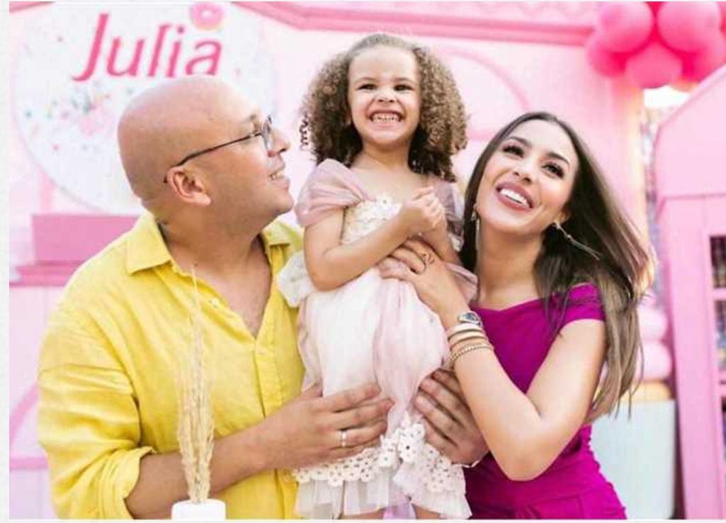 جنات تحتفل بعيد ميلاد ابنتها في أجواء عائلية