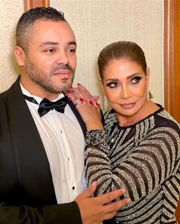 شاهد .. تعليق صادم على صورة تجمع سوسن بدر مع المخرج محمود رشاد.. إليكم التفاصيل