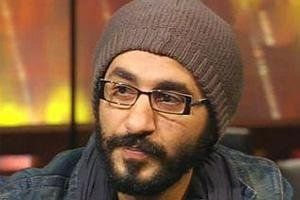 شاهد .. بدء مراسم العزاء بشقيق أحمد حلمي الأكبر