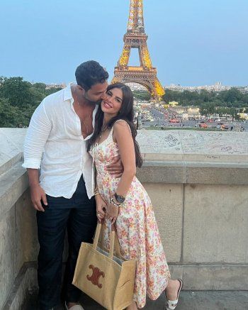 شاهد .. زوجة كريم فهمي تعايده بعيد ميلاده .. وهذا ما استغربه الجمهور